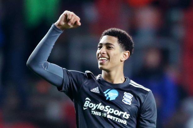 美国青春风暴席卷全球（美式青春风潮风靡全球）