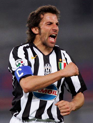 曼联引援总监评谢什科：速度快、弹跳强，风格有点像哈兰德（曼联引援总监谈谢什科：速度出众、弹跳惊人，踢法颇似哈兰德）