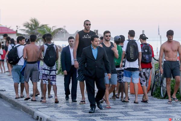 官方：德罗西出任热那亚新任主教练；双方签约至2026年6月（官宣：热那亚任命德罗西为新主帅，合同签至2026年6月）