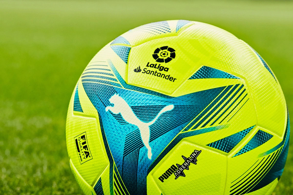 队友为他让球点，暖心瞬间（队友把点球机会让给他，暖心一幕）