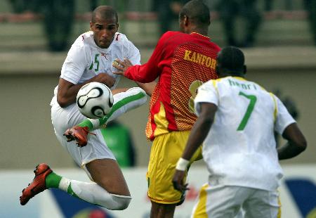 米体：尤文有意托纳利，但需要先卖人或将戴维纳入交易中（米兰体育报称：尤文想签托纳利，须先出售球员或把戴维作为交易筹码）