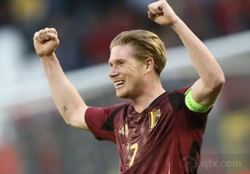 巴西甲前瞻：帕尔梅拉斯遭遇两连败，维多利亚客场状态低迷（巴甲前瞻：帕尔梅拉斯连败承压 维多利亚客场依旧低迷）