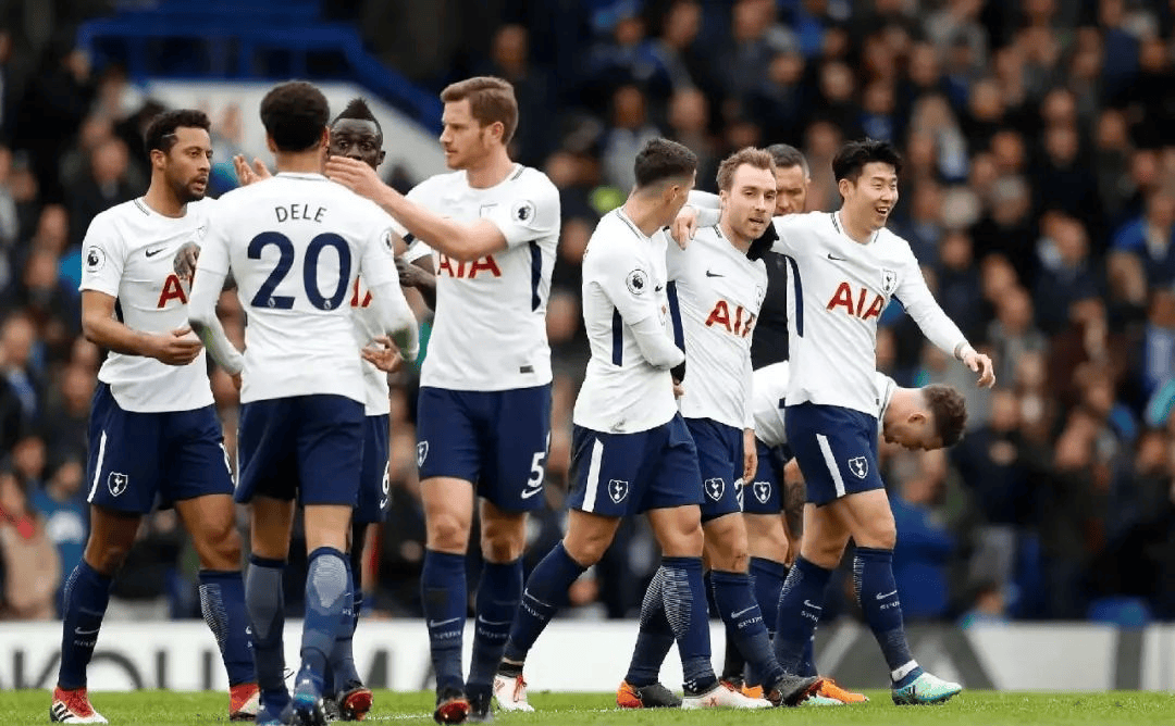 罗体：斯帕莱蒂重回那不勒斯全程遭嘘，球迷不原谅他执教尤文（罗体：斯帕莱蒂重返那不勒斯遭全场嘘声，因曾执教尤文未获球迷谅解）